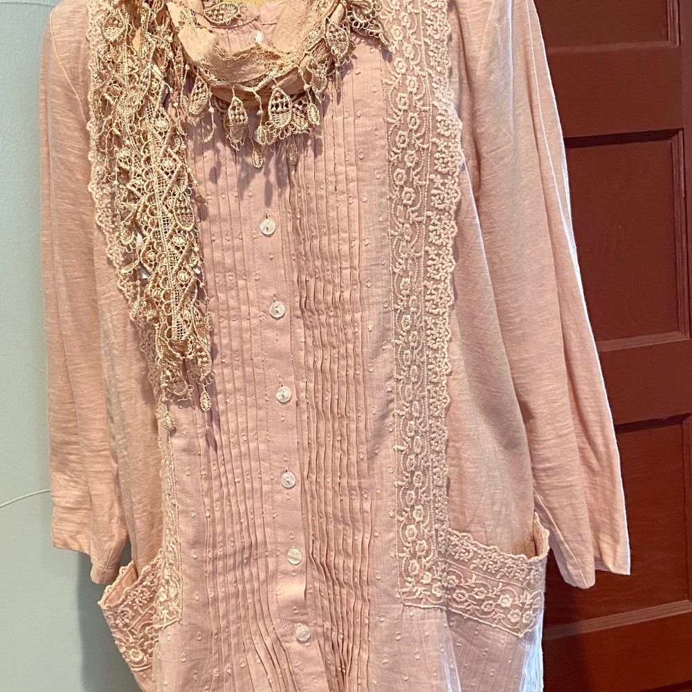 LOGO PINK TOP W/PINTUCKS AND LACE POWDER PINK KNIT LARGE L 14